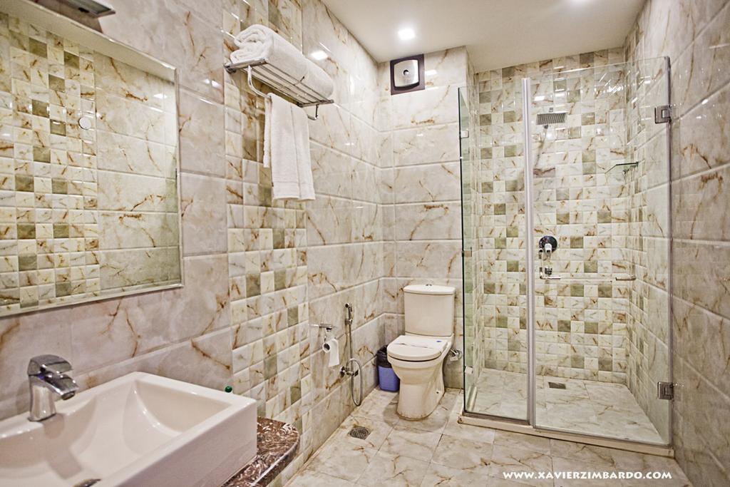 Hotel Krishna International Vrindāvan Buitenkant foto