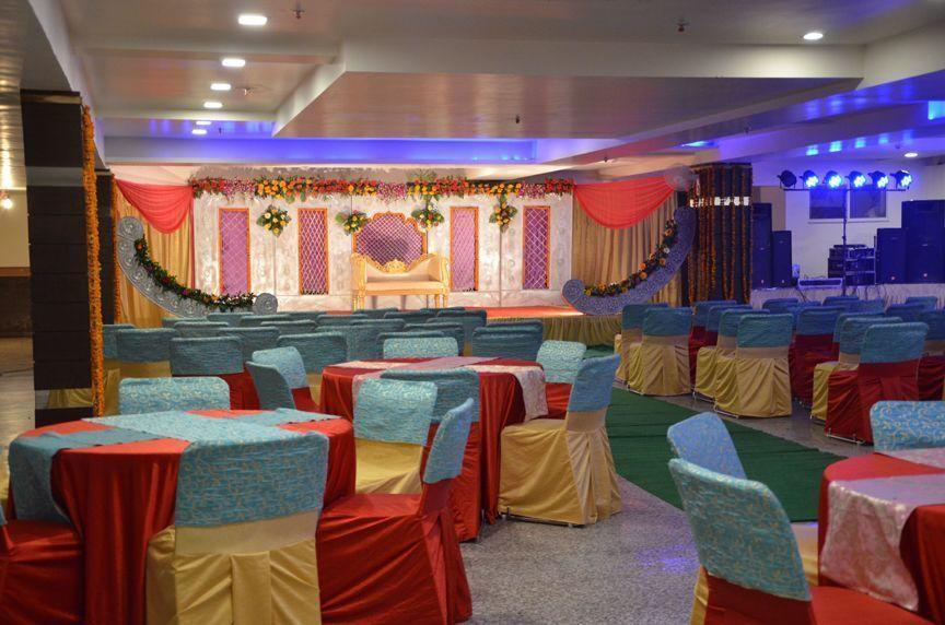 Hotel Krishna International Vrindāvan Buitenkant foto