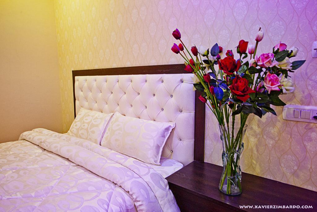 Hotel Krishna International Vrindāvan Buitenkant foto