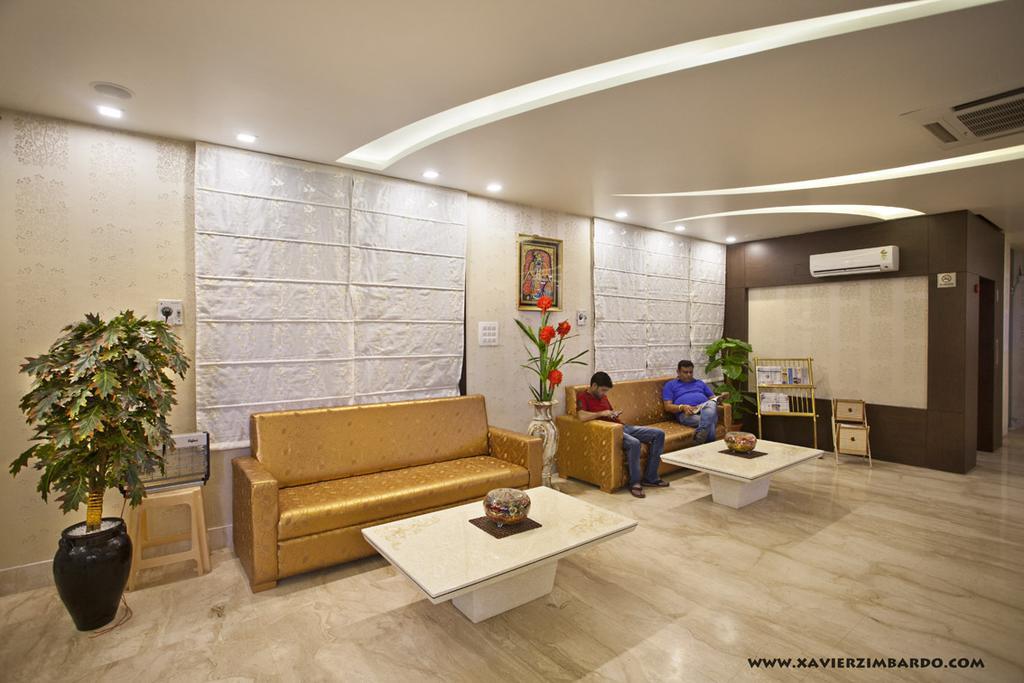 Hotel Krishna International Vrindāvan Buitenkant foto