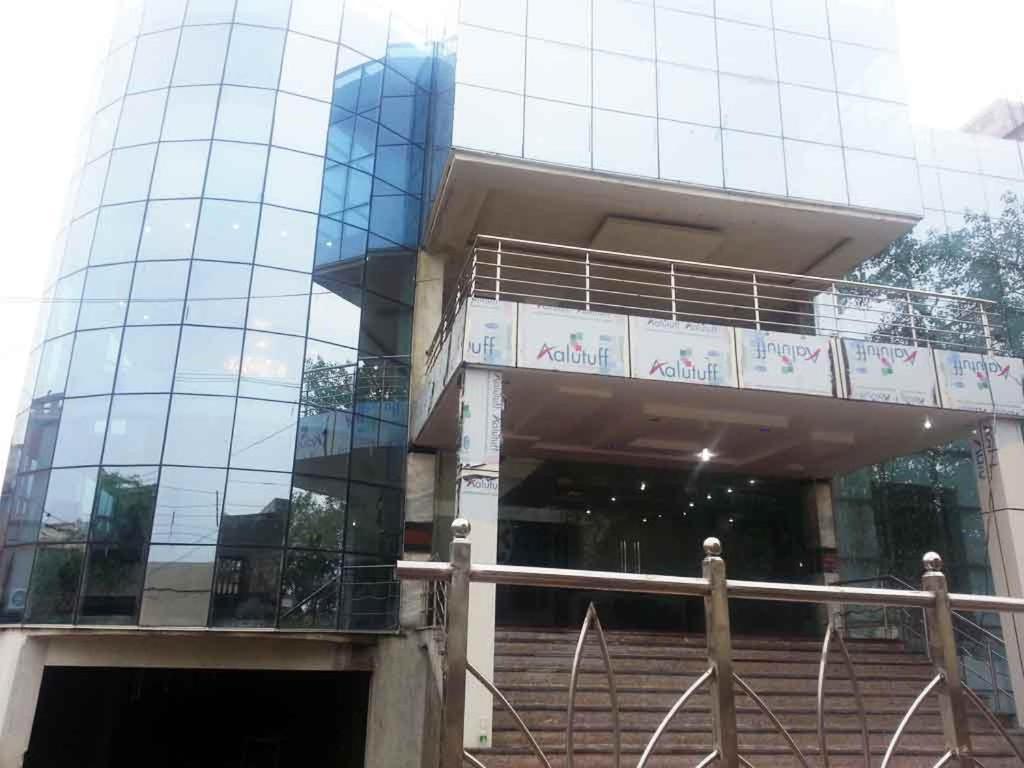 Hotel Krishna International Vrindāvan Buitenkant foto