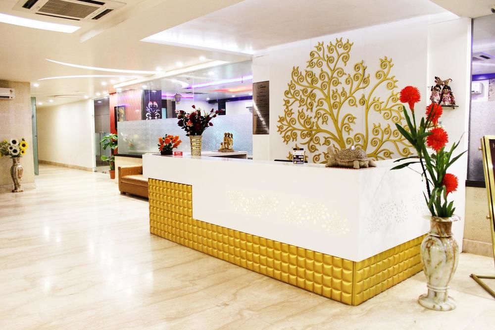 Hotel Krishna International Vrindāvan Buitenkant foto