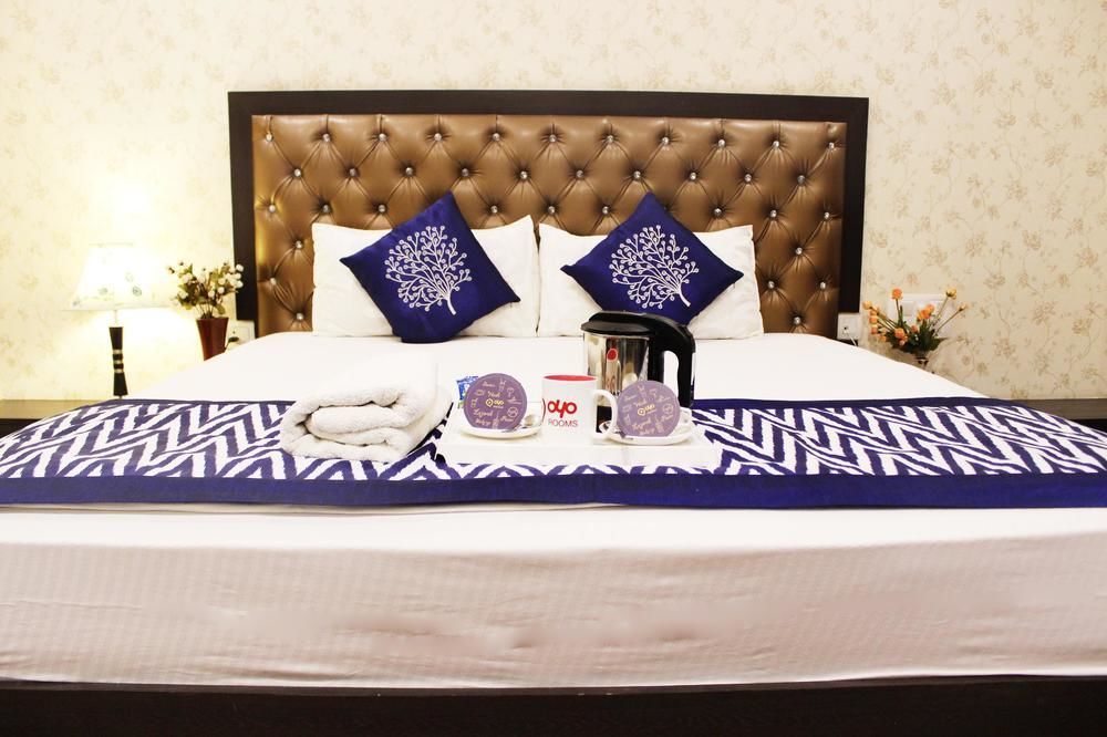 Hotel Krishna International Vrindāvan Buitenkant foto
