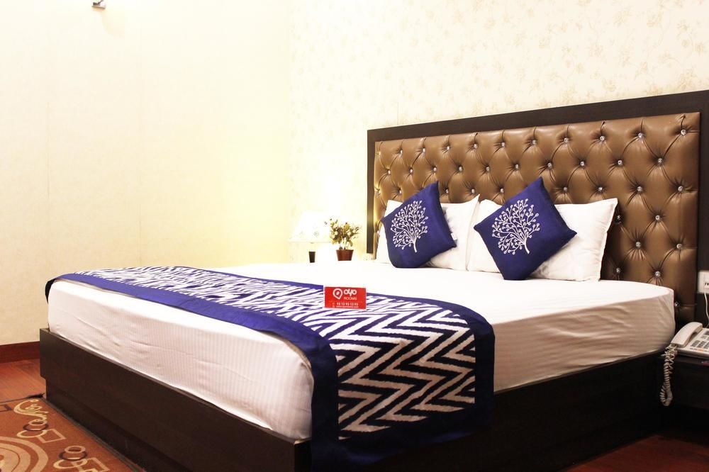 Hotel Krishna International Vrindāvan Buitenkant foto