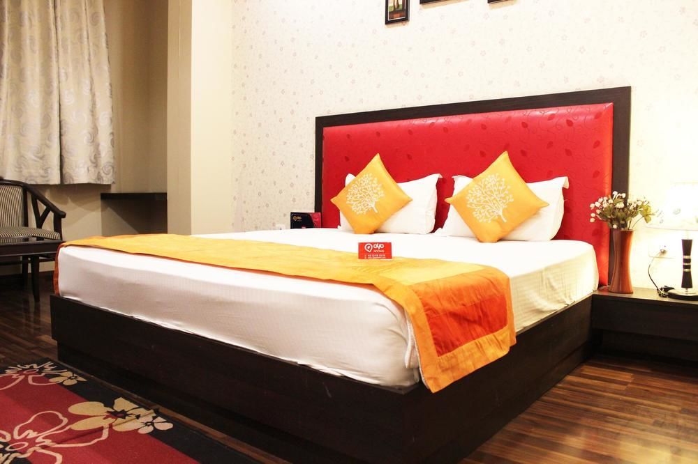 Hotel Krishna International Vrindāvan Buitenkant foto