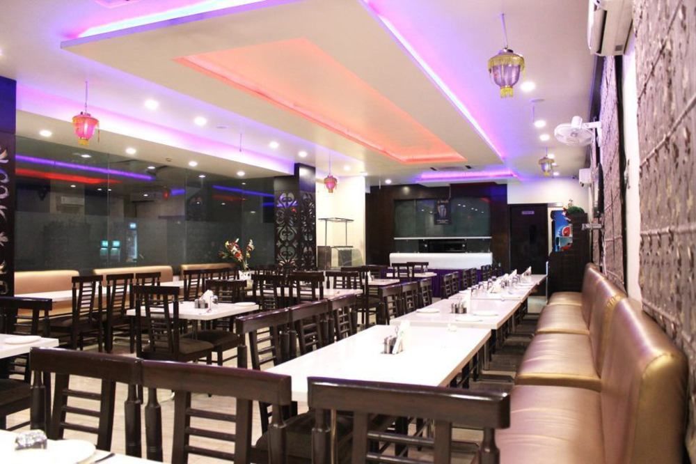Hotel Krishna International Vrindāvan Buitenkant foto